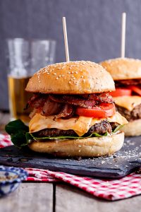http://simply-delicious-food.com/2015/07/02/classic-bacon-and-cheeseburger/