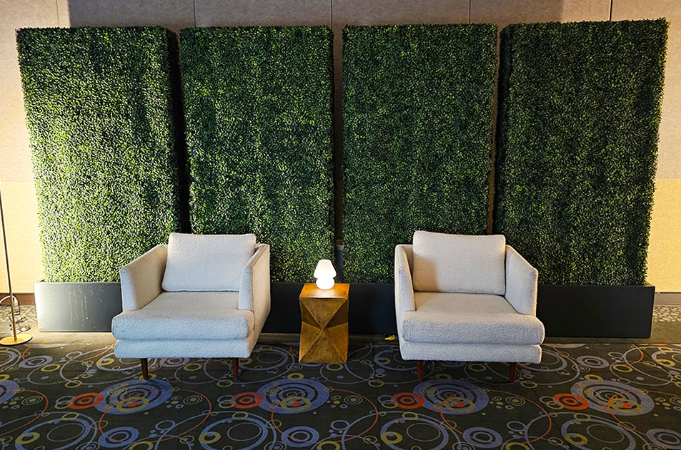 Artificial Boxwood Hedge with Planter Box 8′