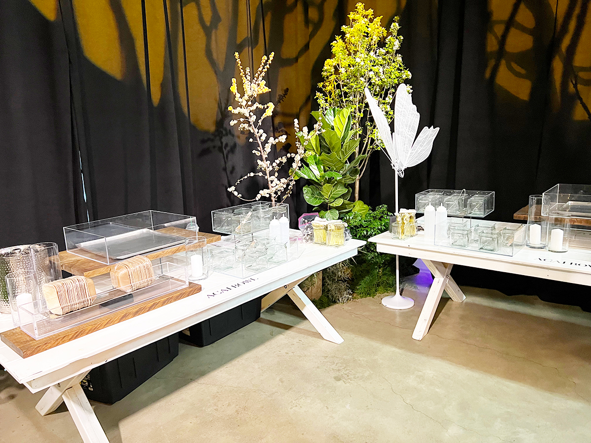 Whitewash Wood Dining Table 8′