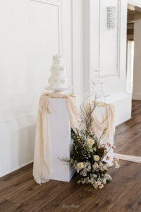 White Display Pillar 3’x12″x12″