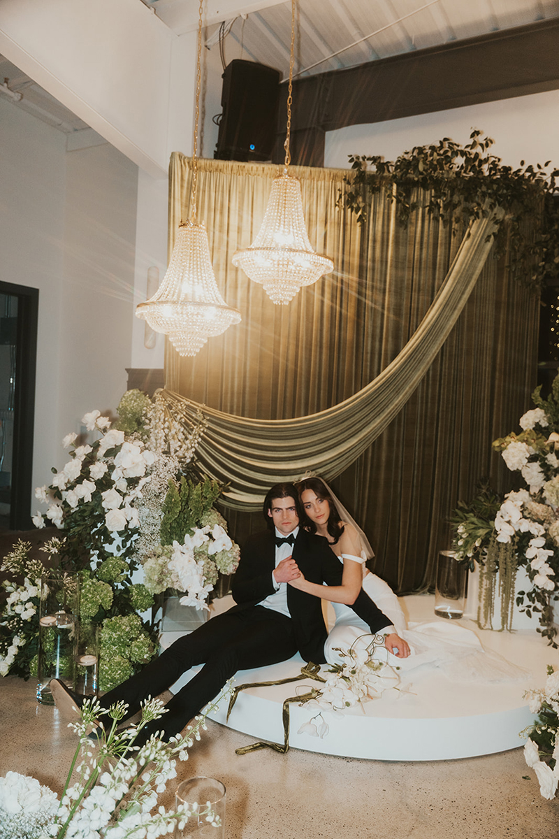 Round White Ceremony Riser